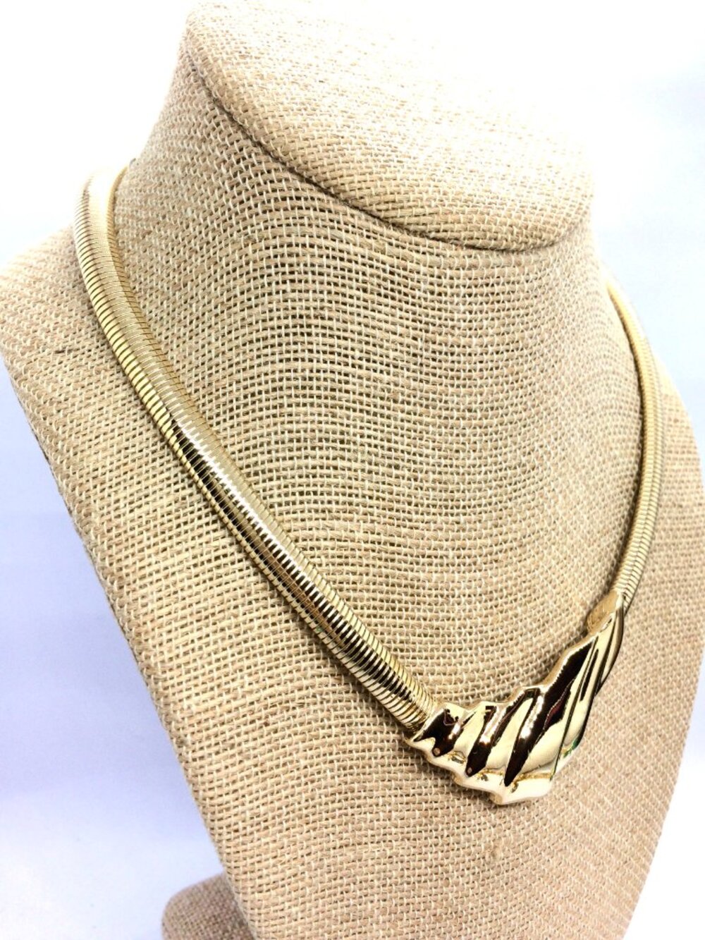 VINTAGE TRIFARI NECKLACE Gold Tone Snake Chain Modernist Sculptural Bib Collar - Picture 3 of 15